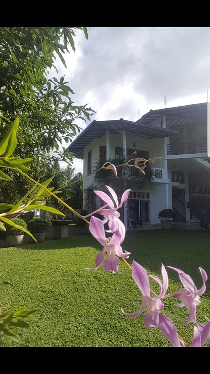 Villa Dewasiri 乌纳瓦图纳 外观 照片