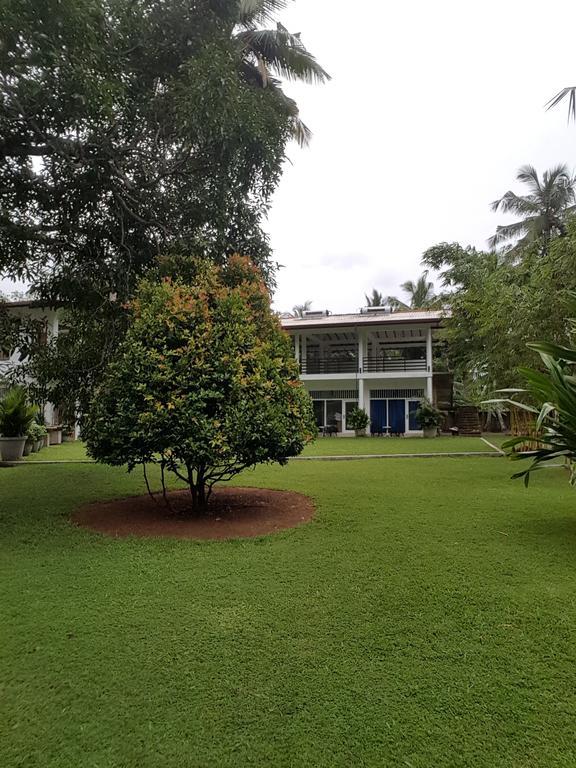 Villa Dewasiri 乌纳瓦图纳 外观 照片