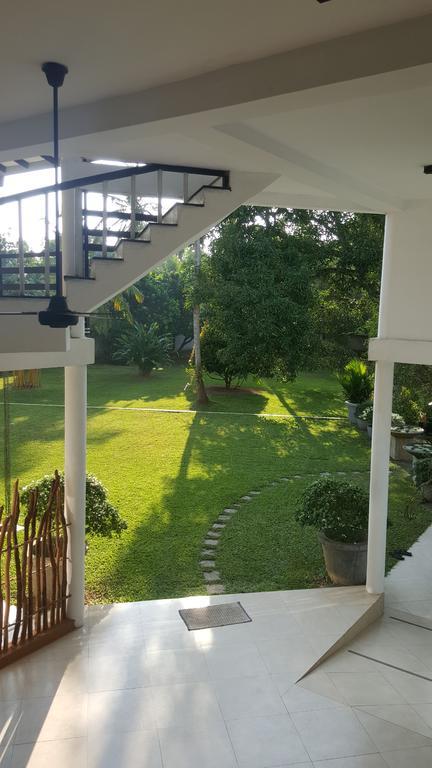 Villa Dewasiri 乌纳瓦图纳 外观 照片